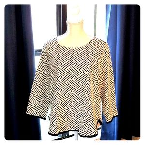 W5 Black & White Geo Patterned Top
